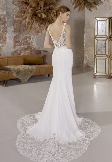Fit and Flare Brautkleid für Deine Hochzeit in Frankfurt. Auch oft gefunden für: Fit and Flare Hochzeitskleid, Brautkleid, Standesamtmode, Brautmode für Frankfurt.