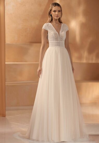 Dieses Brautkleid ist wie geschaffen für glamouröse Bräute.