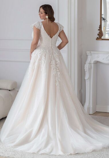 Ein Dornröschen Brautkleid - einfach bezaubernd. Hochzeitskleid in großer Größe.