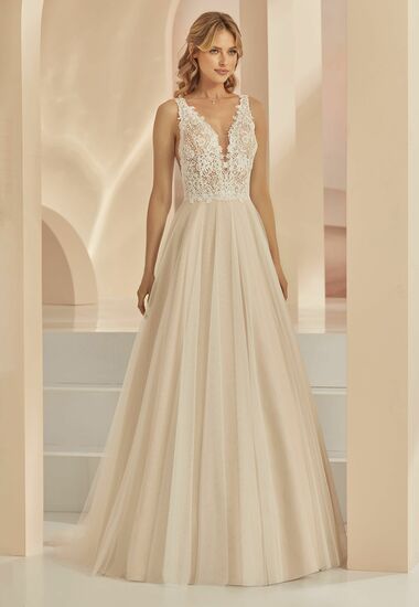 Dein Boho Brautkleid in Frankfurt. Auch oft gefunden für: Hochzeitskleid, Brautkleid, Standesamtmode, Brautmode für Frankfurt, Standesamtkleid.