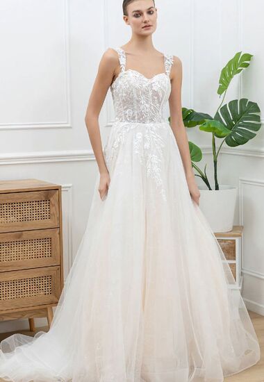Traumhaftes Boho Brautkleid mit Spitzenträgern und Tüllrock.
 
