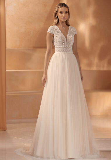 Dieses Brautkleid ist wie geschaffen für glamouröse Bräute.